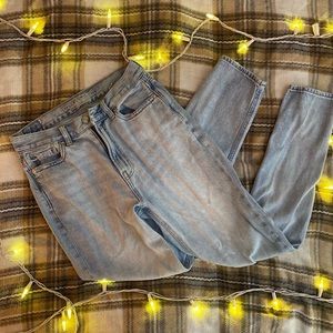 ✨ae size 4 long mom jeans✨